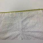 Elle  White Embroidered Flower Chino Short Size 10 NWT Photo 9