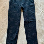 Spanx Womens Look At Me Now Seamless Cropped Leggings Black Camo Sz Large Photo 0