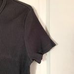 Uniqlo Ribbed Crew Neck Short Sleeve Cropped T-shirt in Gray *Discoloration* Photo 2