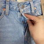 Levi's Levi’s wedgie straight light wash distressed ripped short rigid denim jeans 26 Photo 5