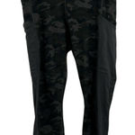 Fabletics Mila High Waist Capri Hip Pocket Power Hold Leggings Camo Size XS Photo 0