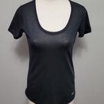 Under Armour  black streaker threadborne sccopneck tee size xs Photo 1