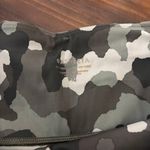 Athleta NWOT  Lightning Camo 7/8 Leggings 1X Photo 4