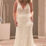 Galina Signature Wedding Dress Photo 12