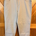 Bill Blass  Easy Fit Women’s Cream Jeans Sz 10P Short nwt Photo 0