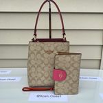 Coach  Khaki Pink Signature SM Town Bucket Bag With Colorblock Signature Canvas Phone Wallet Photo 2