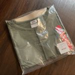 Good American NWT  THE KNOT A QUITTER TANK in Olive Photo 5