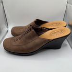 Clarks  Mules Clogs Wedge Heel‎ Leather Brown Casual Shoes Size 7.5M Photo 2