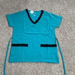New York Laundry Bright blue scrub top Photo 0