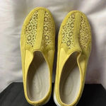 Easy Spirit  WO SIZE 10 LEATHER SLIP ON MULE MUSTARD YELLOW CROCHET LOOK Photo 5