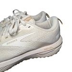 Brooks  Revel 6. Women Size 8 Color White. Photo 4