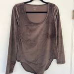American Eagle Velvet Bodysuit Top Size Large‎ Scoop Neck Long Sleeve Brown Photo 2