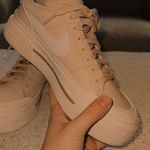 Nike Sneaker Photo 0