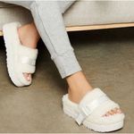 UGG  Fluffita slide on off-white Sherpa sheepskin slippers womens 9 lug sole Photo 1