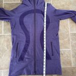 Lululemon Jacket Womens Size 8 Purple Zip Up In Stride Jacket Long Sleeve Photo 3