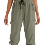NWT Santiny Fishermancore Women's Capri Cargo Outdoor Hiking Shorts UPF 50 Green Size M Photo 0