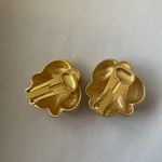 Kenneth Jay Lane Satin Gold Abstract Button Clip On Earrings Photo 4