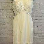 Vintage "Movie Star" white lace pleated midi slip USA made size 34 short nylon Photo 4