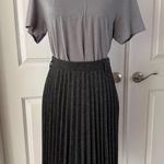 Theory  Tilma Scoop Neck Tee in Slubbed Cotton Shadow Grey. Size L. MSRP $85 Photo 6