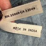 ROPER WOMEN'S DENIM LACE EMBROIDERED FLORAL PEASANT TOP. SIZE SMALL Blue Photo 4