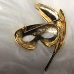 Vintage Butler rhinestone theater mask feather masquerade Mardi Gras pin brooch Gold Photo 75