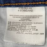 Gap Mid-Rise Cuffed Hem Medium Wash Blue Jean Denim Shorts Size 4 Photo 3