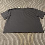 Under Armour NWT Cropped Shirt Photo 2