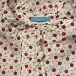J. McLaughlin  White Cherry Print Ruffle Sleeveless Button Down Blouse‎ Size XS Photo 6