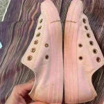 Converse Women’s pink leather, low top canvas sneakers size 7 Photo 5