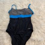 Speedo  Swimsuit size 8 BNWOT gray, black and blue color very pretty Photo 10
