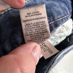 EXPRESS Women’s Low Rise Distressed Cuffed Denim Shorts Size 0 Photo 4