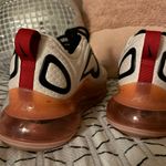 Nike Women’s Air Max 720 Photo 3