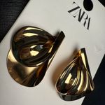 ZARA NWT Twisted Fan Earrings*: NEW with original packaging Photo 4