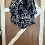 Sami & Jo Blue top with white lace looking flowers.P2P 25.5, length 25-30.5” Size 1X Photo 3