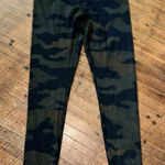 Victoria's Secret Victoria’s Secret Pink camo Ultimate Athleisure M leggings Photo 0