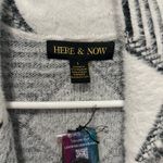 Black and White Geometric Patterned Coat size L by Here N Now Gray Size L Photo 3