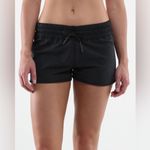 Lululemon 2013  Blissed Out Short Black Size 6 Rare 2013 Retired Excellent Photo 3