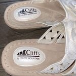 White Cliffs By White Mountain Cynthia Flower Rhinestone Thong Wedge Sandals 9.5 Photo 5