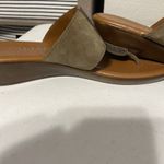 Italian Shoemakers Women’s  Slide/Thong Sandal Tan Felt Feel Leather Sz 8 Photo 8