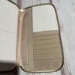 Time And Tru Time‎ And Tru White Wallet Photo 5