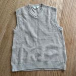 H&M Sweater Vest Photo 0