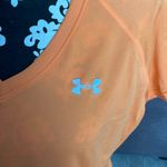 Under Armour  Semi-Fitted Heat Gear Light Orange V-Neck T-Shirt Size Large Photo 1