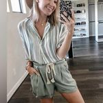 Forever 21 + cute rope belt green shorts Women’s size 0X Photo 1