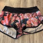 Lululemon  Hotty Hot Short 2.5” Photo 2