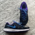 Nike  Women's Black and Purple Athletic Shoes Size 9.5‎ Photo 2