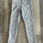 Nike Dri-Fit Size XS Smoke Grey and White Leopard High-Rise Leggings Photo 4