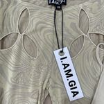 I am gia  AMINA SET TAN  Photo 4