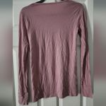 Gap  Women's Princess Pink Longsleeve LS FTR Crew Neck Shirt Size XS Photo 1