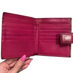 Gucci •  canvas and pink leather bifold wallet Photo 4