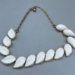 Vintage white leaf shaped link heat set choker White Photo 0